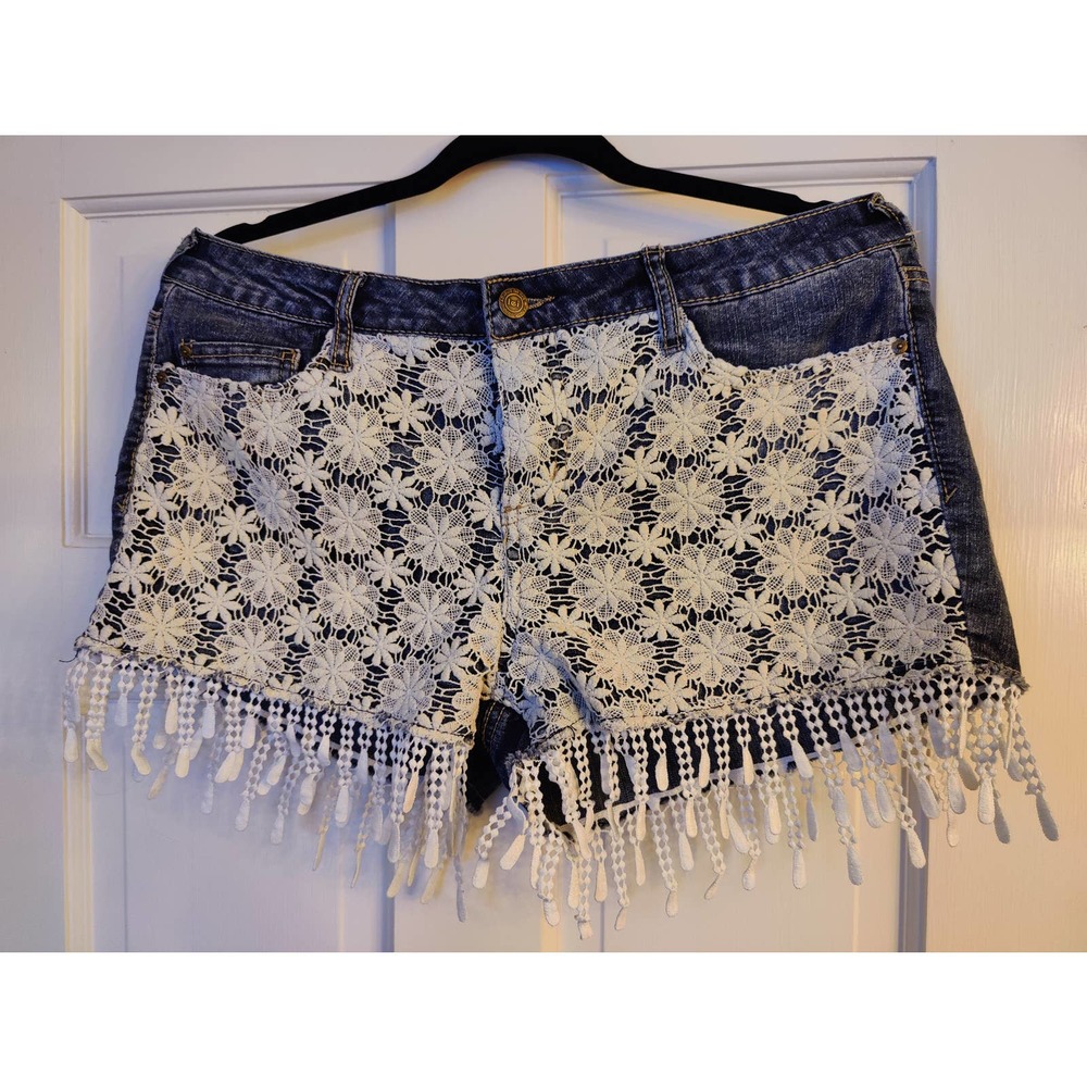SUPER CUTE! l.e.i. Fringe and Lace Jeans Size 13